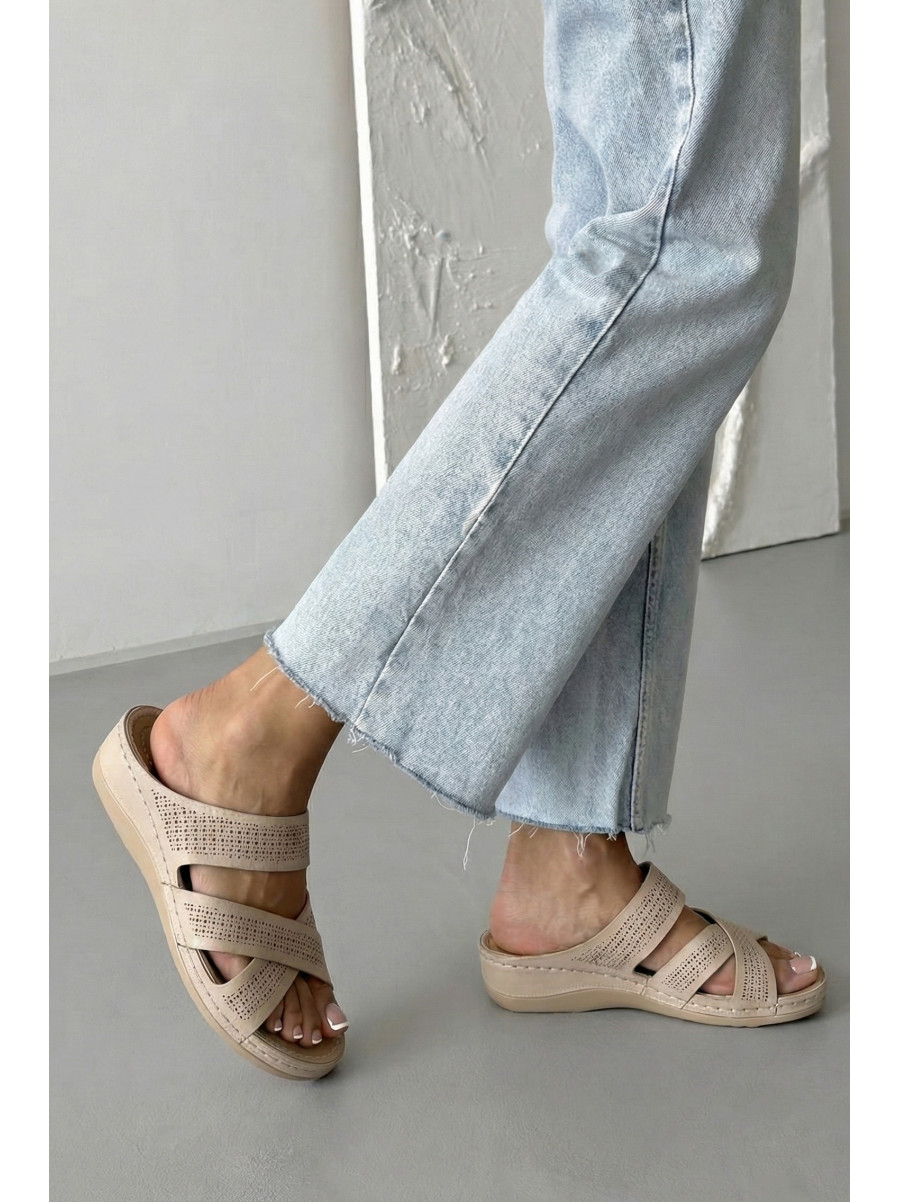 Босоніжки жіночі бежевого кольору 208-11 210239C