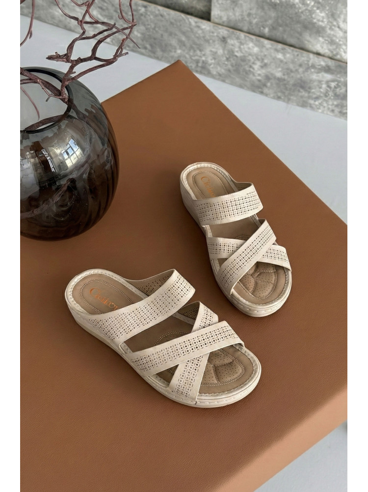 Босоніжки жіночі бежевого кольору 208-11 210239C