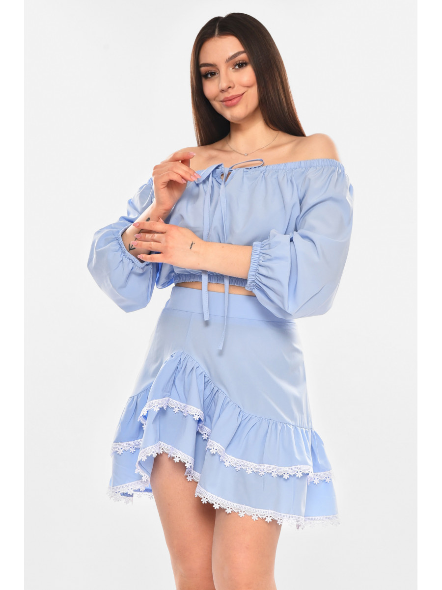 Костюм женский однотонный с рюшами голубого цвета 210274C