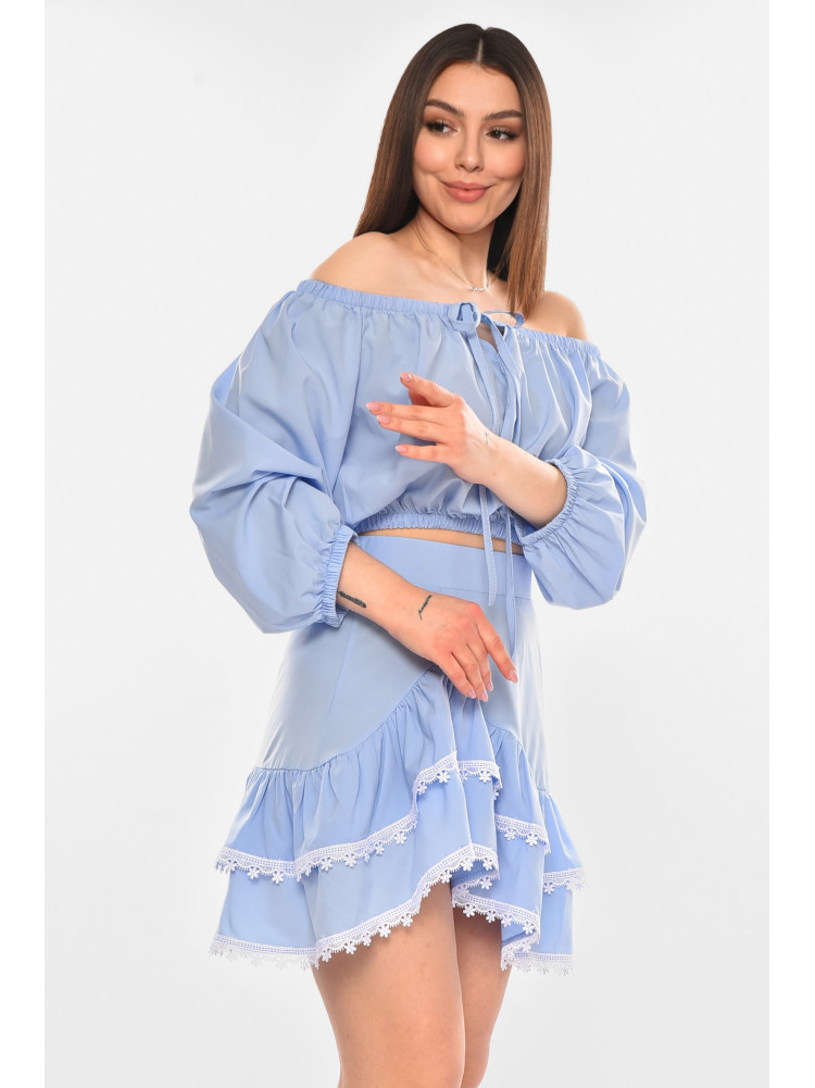Костюм женский однотонный с рюшами голубого цвета 210274C