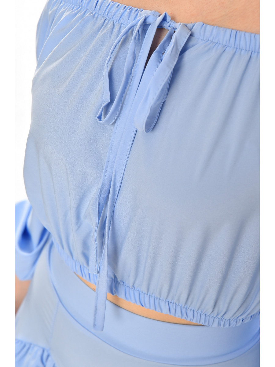 Костюм женский однотонный с рюшами голубого цвета 210276C