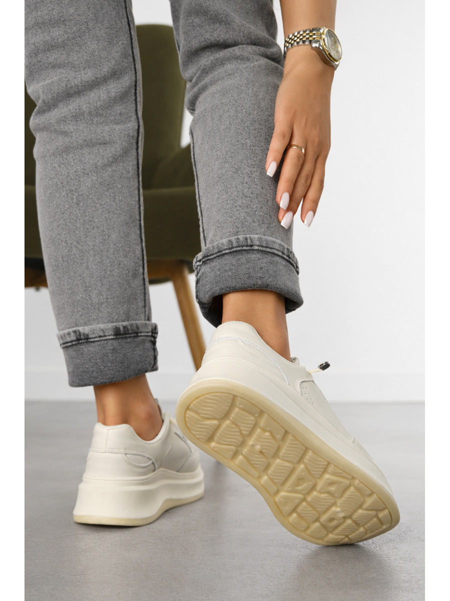 Кросівки жіночі молочного кольору в1-3 210340C