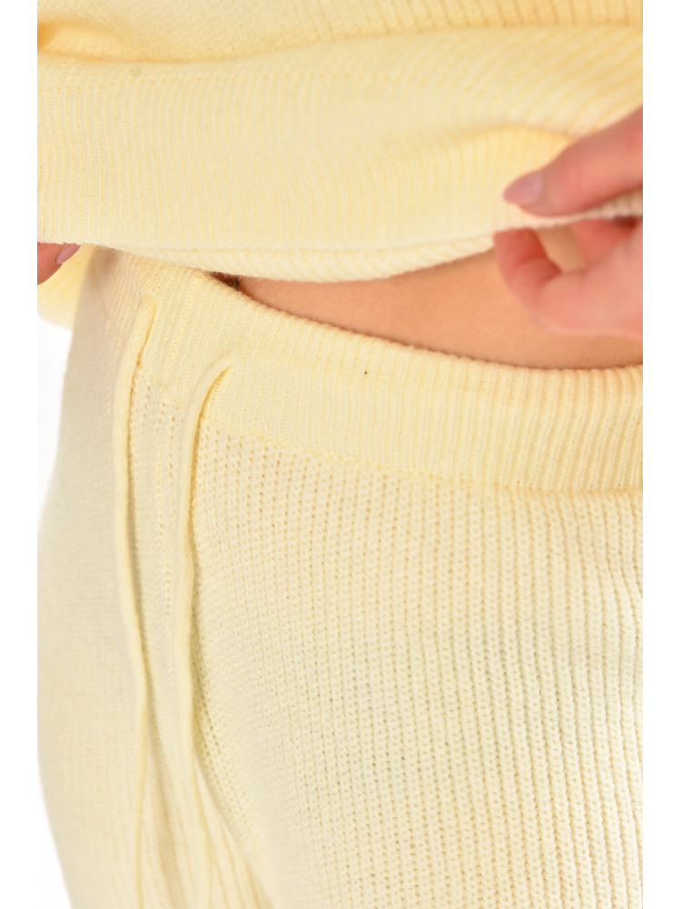 Костюм женский однотонный молочного цвета 858 210422C