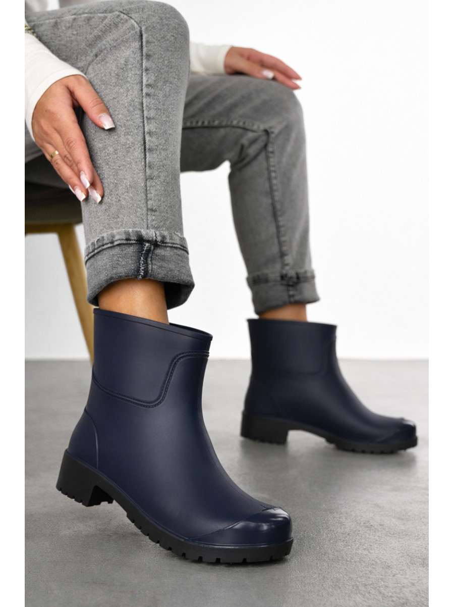 Чоботи гумові низькі жіночі синього кольору БЖ-6 210492C