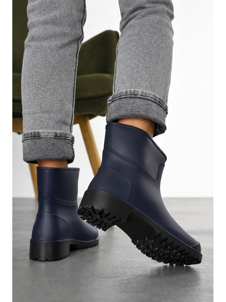 Чоботи гумові низькі жіночі синього кольору БЖ-6 210492C