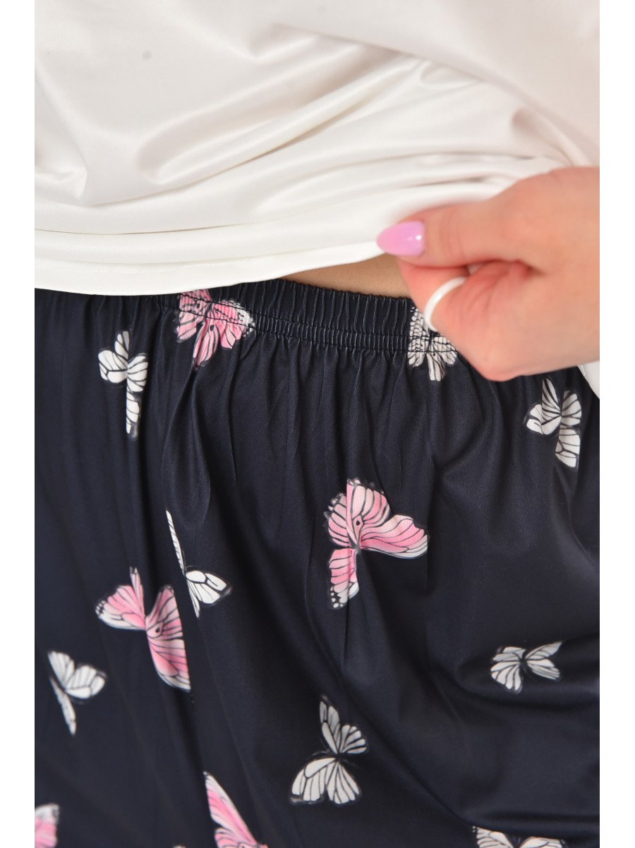 Пижама женская полубатальная белого цвета с принтом 500031 210879C