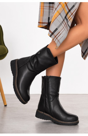 Напівчоботи жіночі зимові чорного кольору на хутрі 607-4 210985C Напівчоботи жіночі зимові чорного кольору на хутрі 607-4 210985C