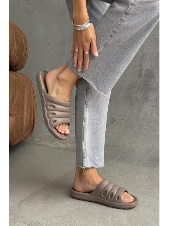 Шлепанцы пена женские коричневого цвета С-78 210999C