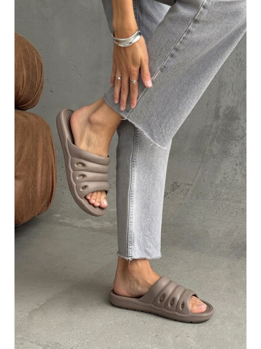 Шлепанцы пена женские коричневого цвета С-78 210999C