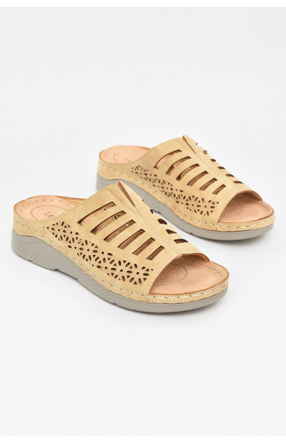 Шлепки женские бежевого цвета 606-3 211026C