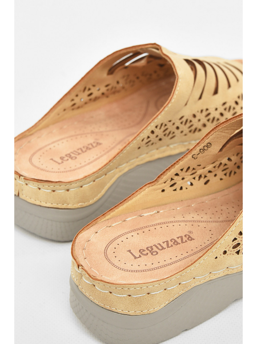 Шлепки женские бежевого цвета 606-3 211026C