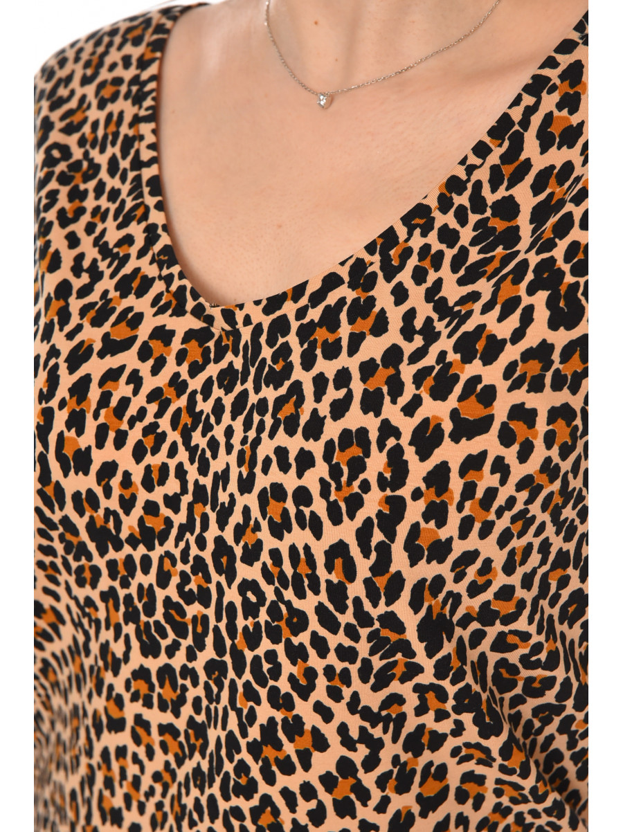 Футболка женская бежевого цвета с леопардовым принтом 211177C