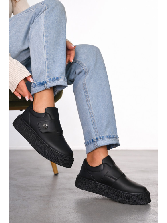 Кроссовки женские черного цвета на липучке 2023-21-1 211815C