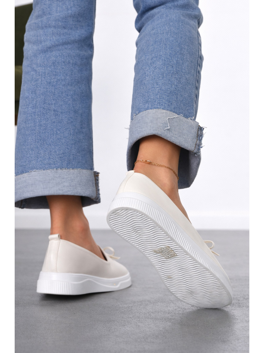 Туфли-лоферы женские белого цвета Х328-2 212139C