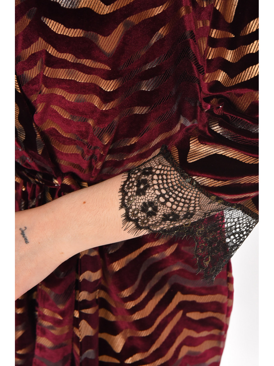 Халат женский велюровый бордового цвета с принтом М60 212231C