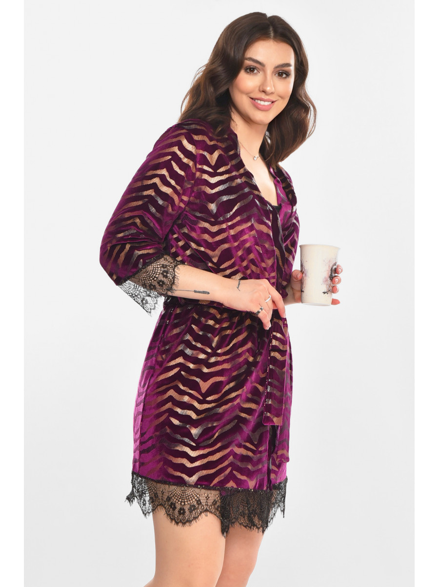Халат женский велюровый фиолетового цвета с принтом М60 212233C