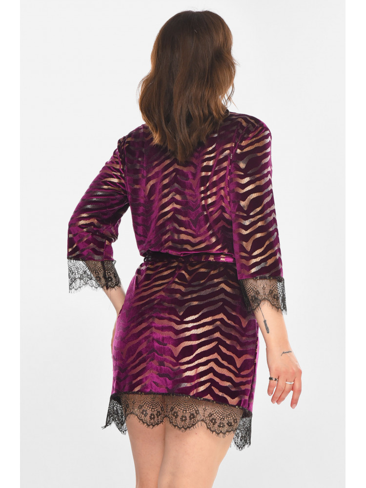 Халат женский велюровый фиолетового цвета с принтом М60 212233C