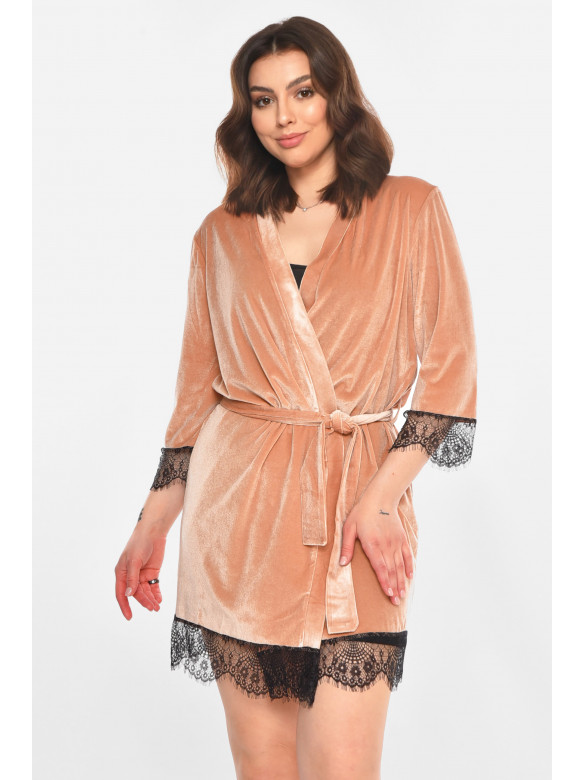 Халат женский полубатальный велюровый бежевого цвета М08/1 212234C