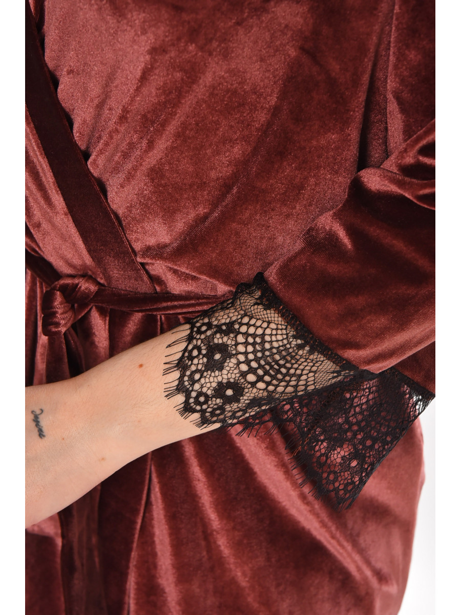 Халат женский полубатальный велюровый шоколадного цвета М08/1 212253C