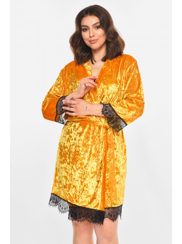 Халат женский полубатальный велюровый горчичного цвета М06 212264C