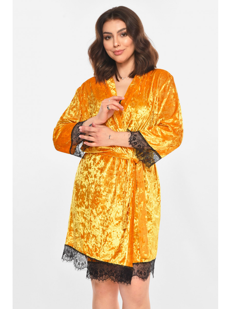 Халат женский полубатальный велюровый горчичного цвета М06 212264C
