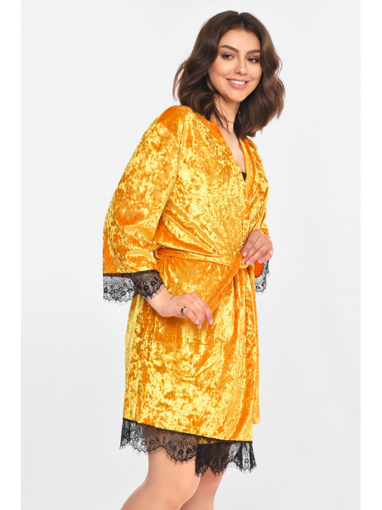 Халат женский полубатальный велюровый горчичного цвета М06 212264C