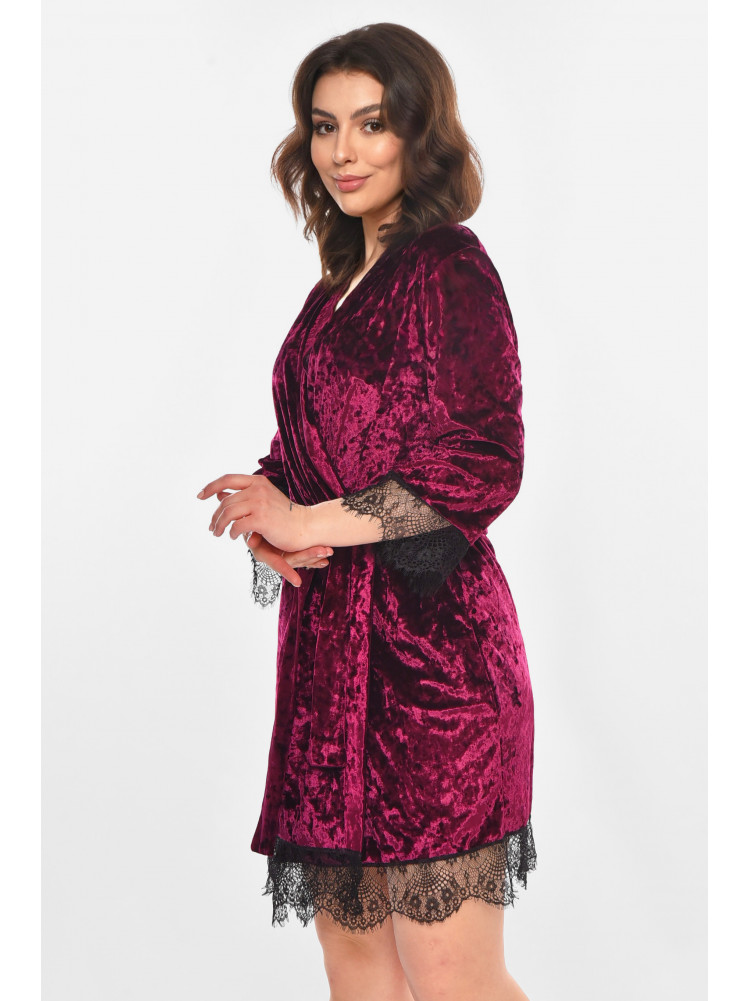 Халат женский полубатальный велюровый фиолетового цвета М06 212267C