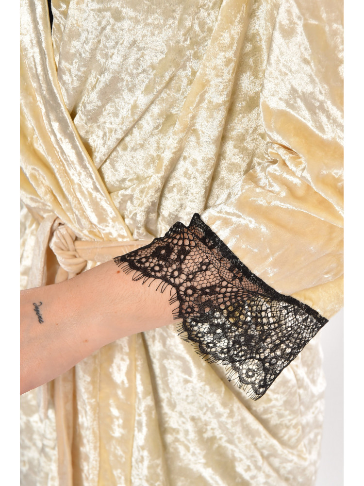 Халат женский велюровый молочного цвета М08 212290C