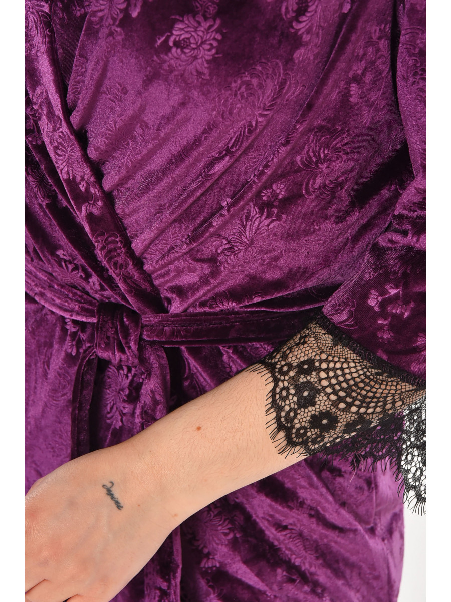 Халат женский велюровый фиолетового цвета М08 212312C