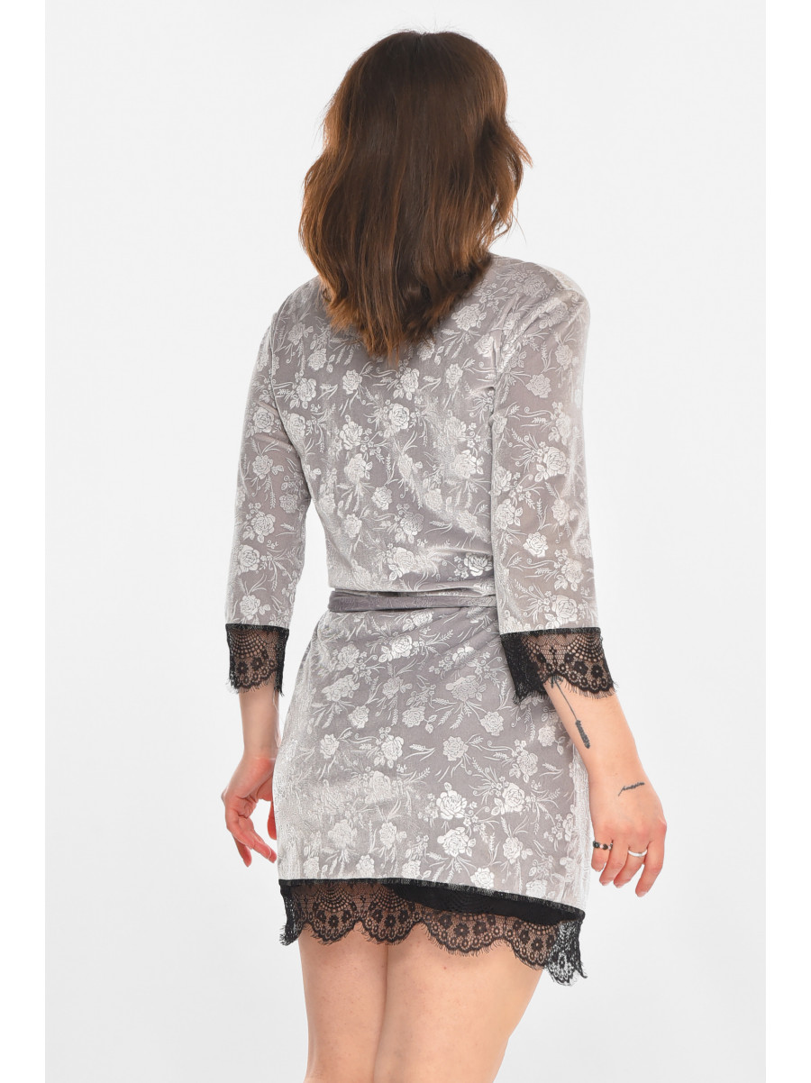 Халат женский полубатальный велюровый серого цвета 212317C