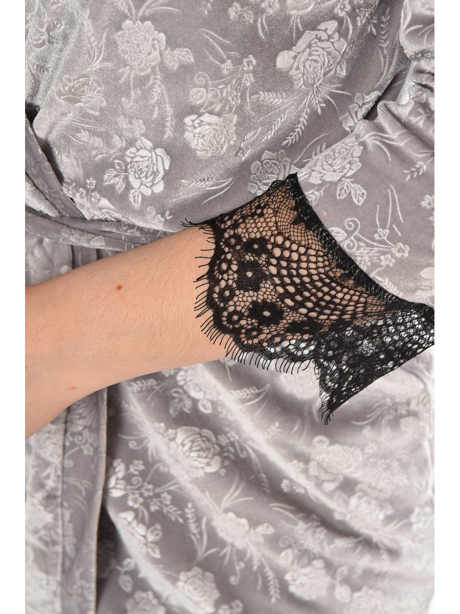 Халат женский полубатальный велюровый серого цвета 212317C