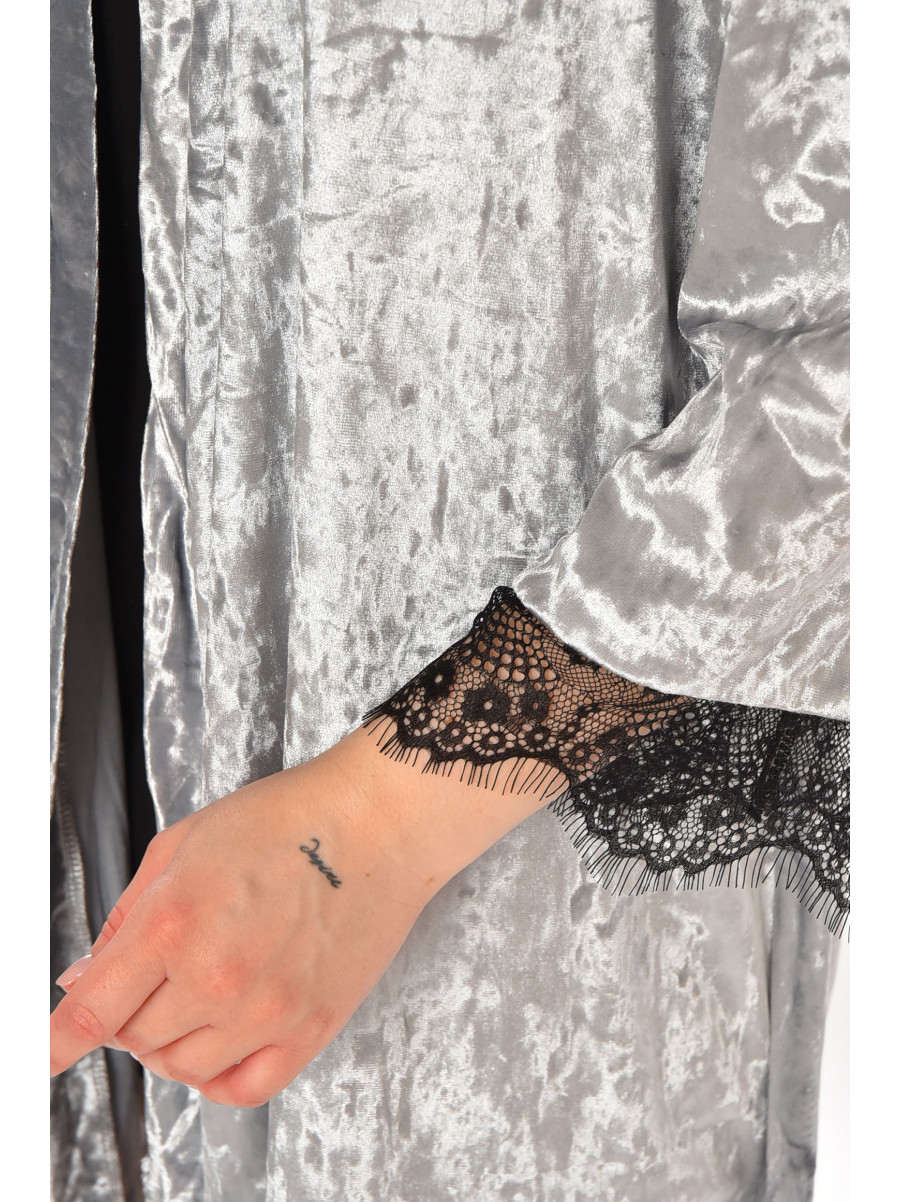 Халат женский полубатальный велюровый серого цвета 212338C