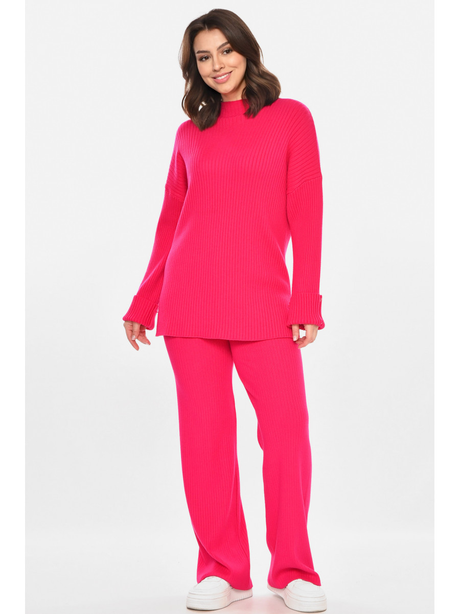 Костюм женский однотонный кашемировый малинового цвета 212624C