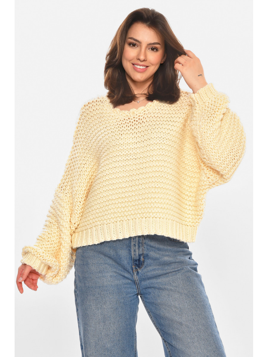 Свитер женский вязаный молочного цвета 212897C