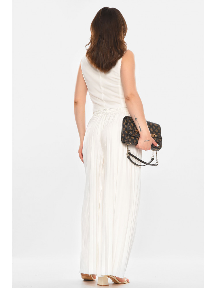 Костюм женский однотонный белого цвета 213648C