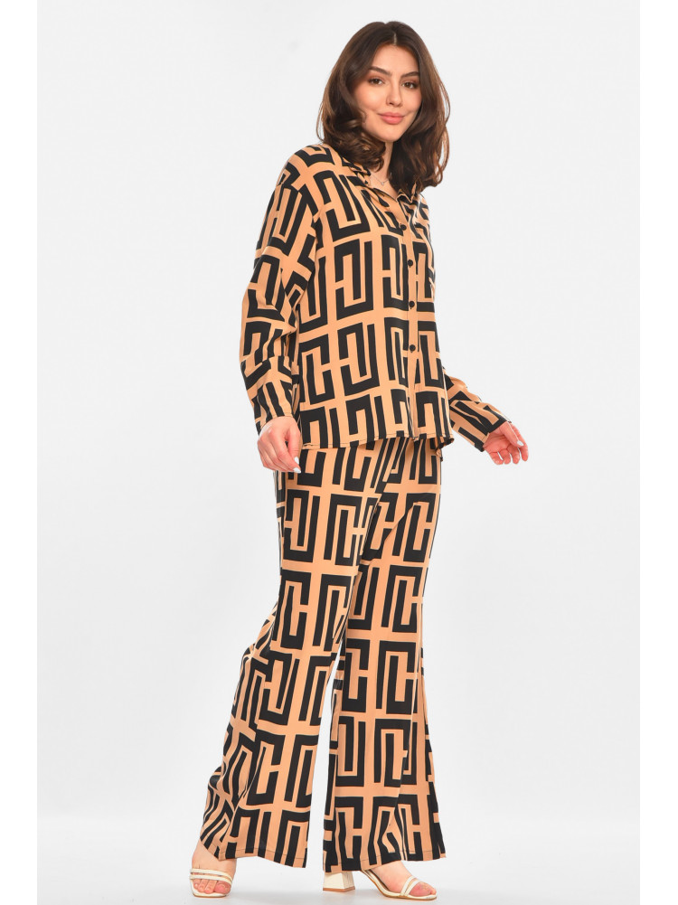 Костюм женский бежевого цвета с принтом 213661C