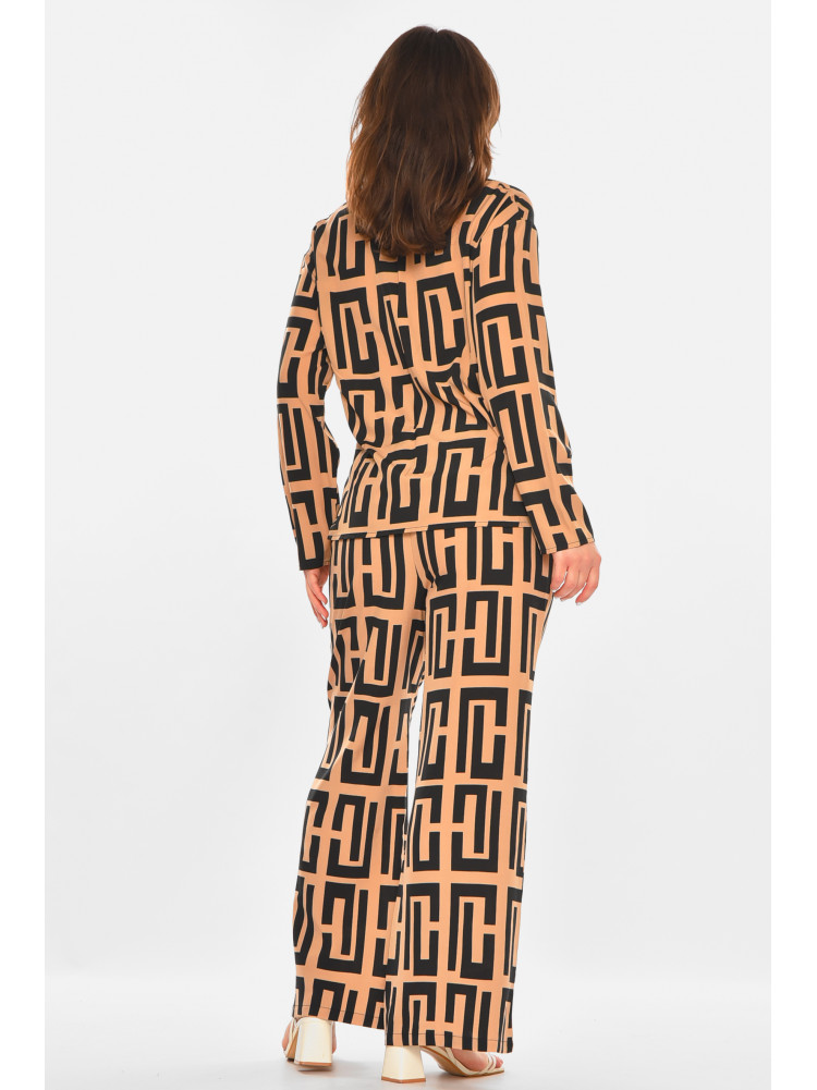 Костюм женский бежевого цвета с принтом 213661C