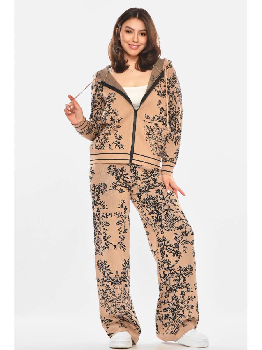 Костюм женский трикотажный бежевого цвета с принтом 213687C