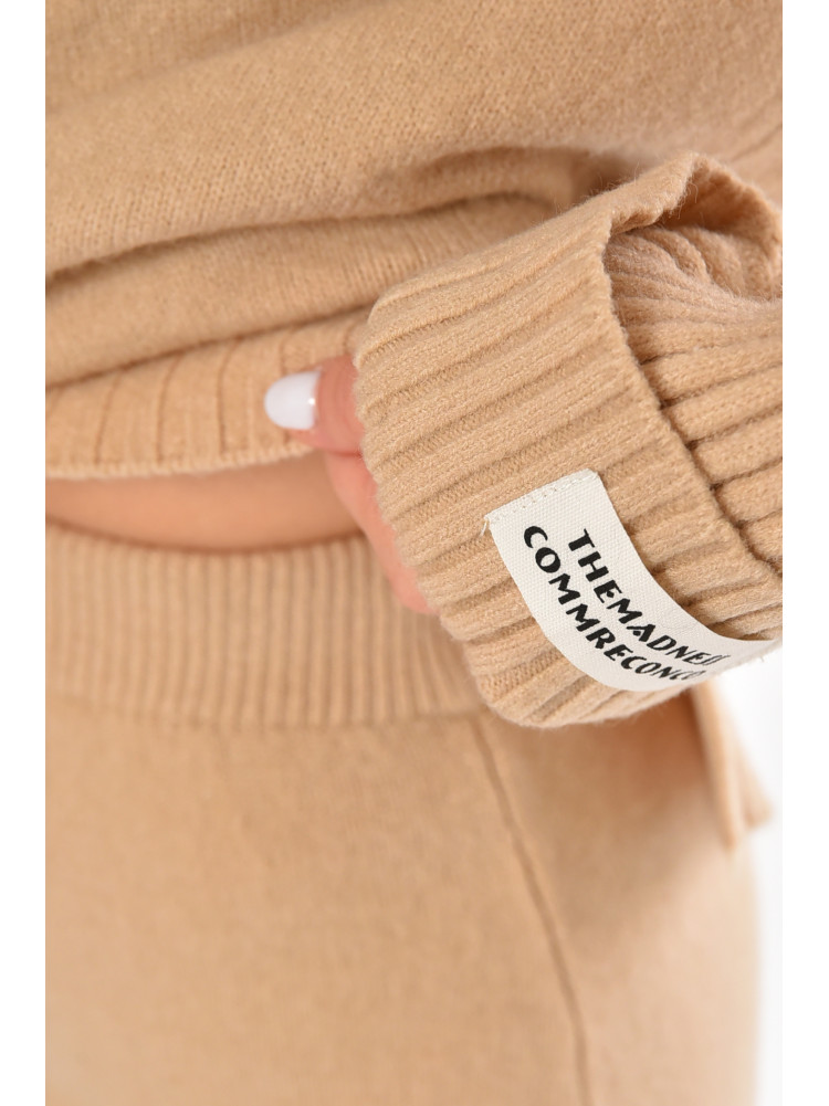 Костюм женский трикотажный бежевого цвета 213730C