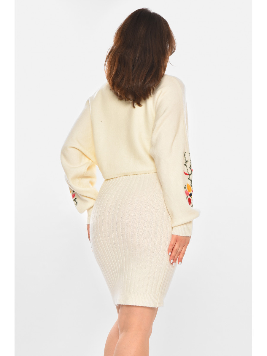 Костюм женский молочного цвета 213788C