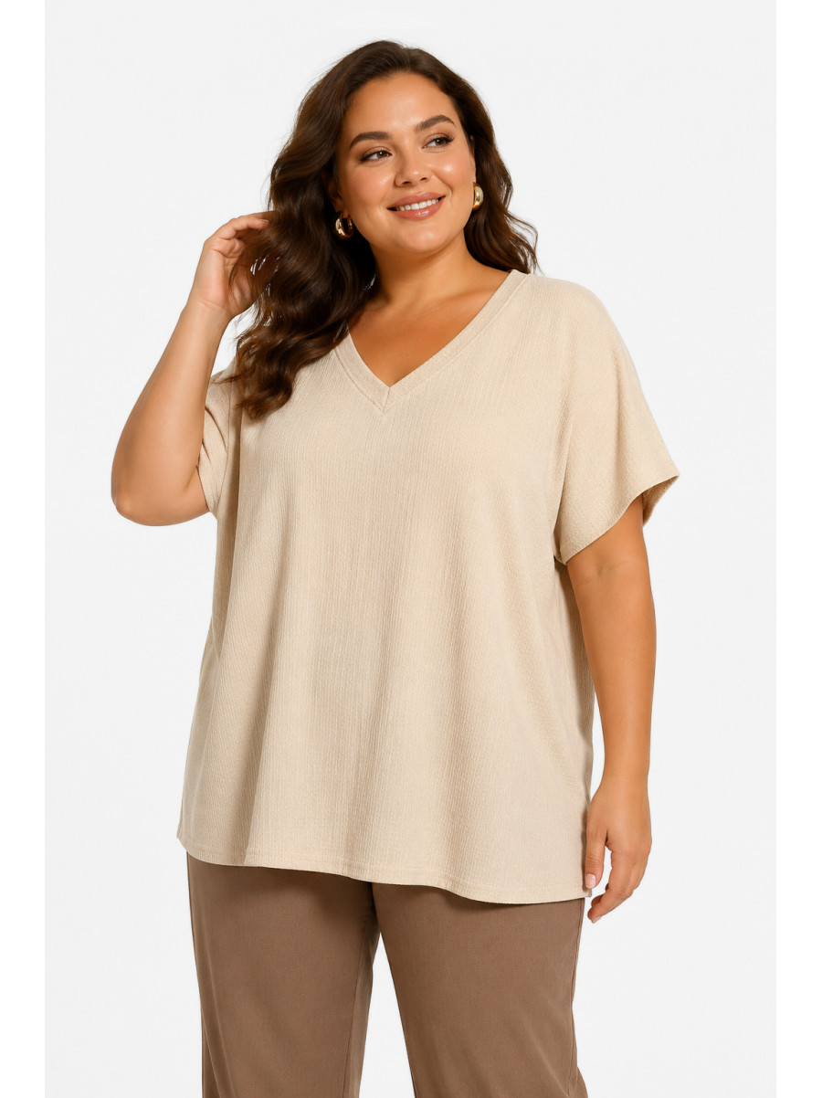 Блуза жіноча напівбатальна однотонна бежевого кольору 099 217941C