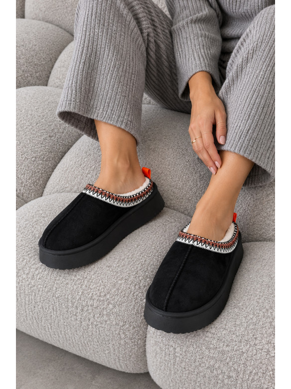 Домашні капці жіночі на хутрі чорного кольору WF835 219083C