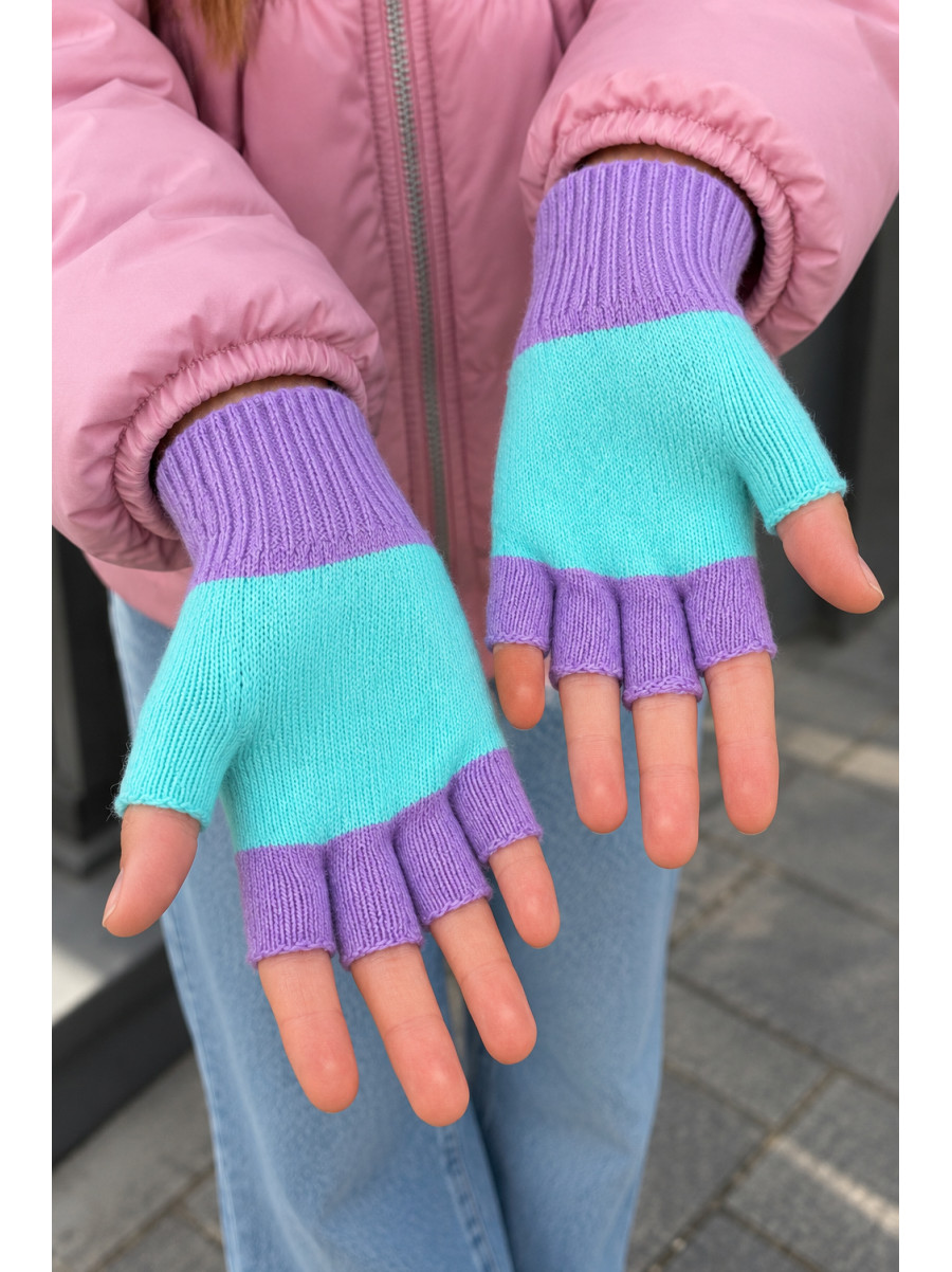 Перчатки-митенки подростковые сиреневого цвета с принтом Д-26 219135C